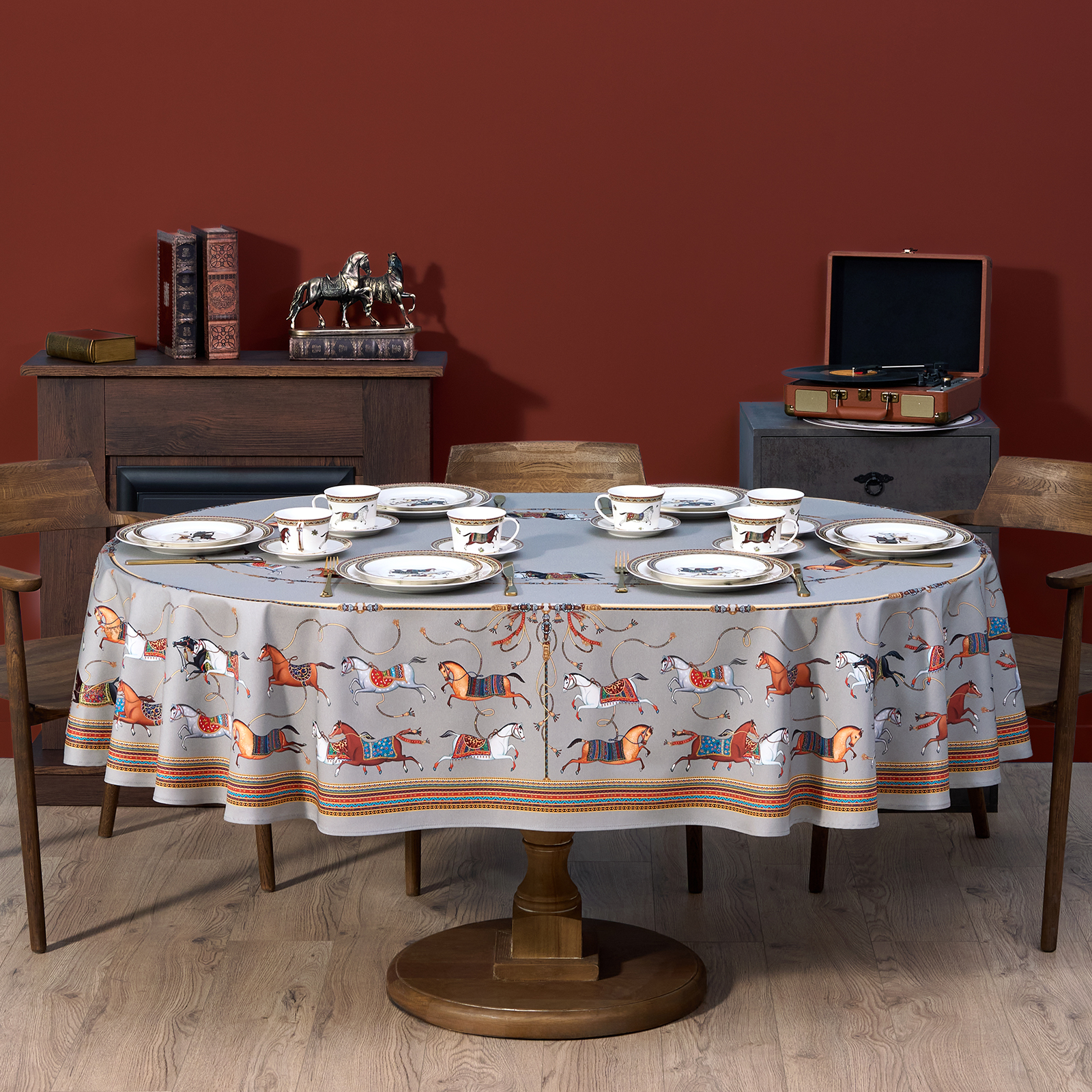 СКАТЕРТЬ  ОВАЛЬНАЯ  