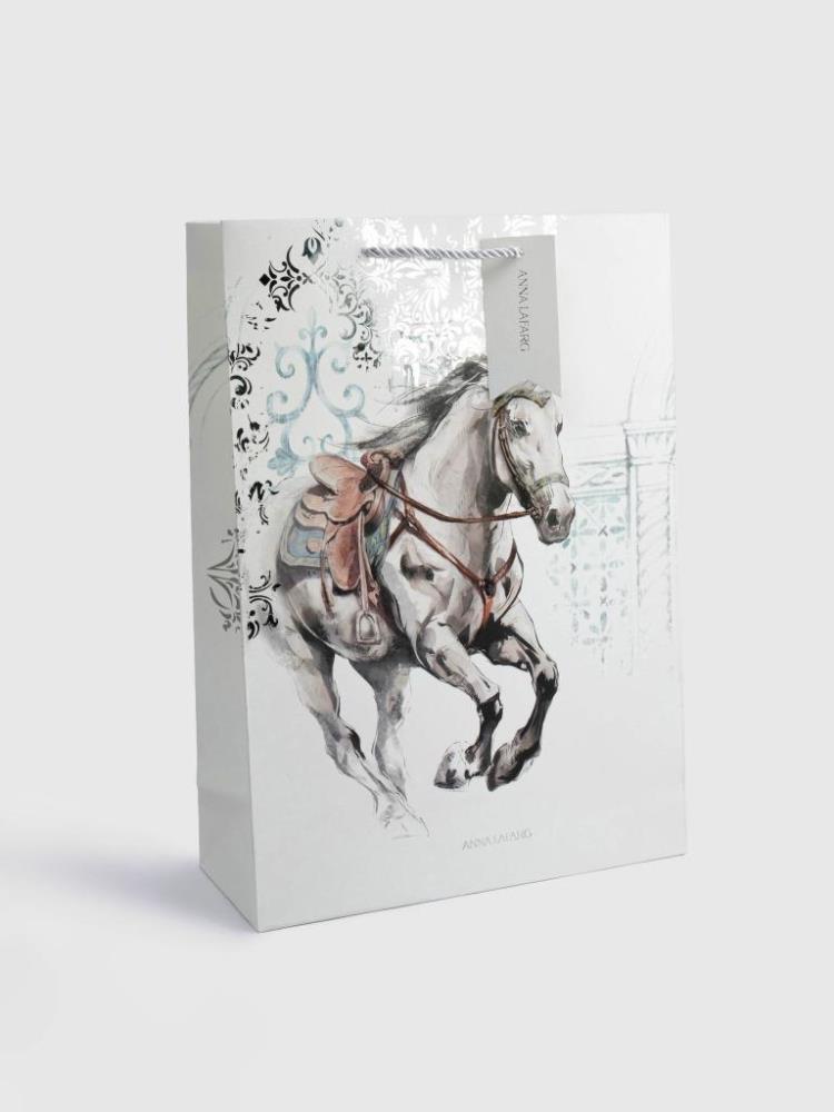 Пакет подарочный. Размер: 30х42 см. Материал: бумага (210 г/м2).