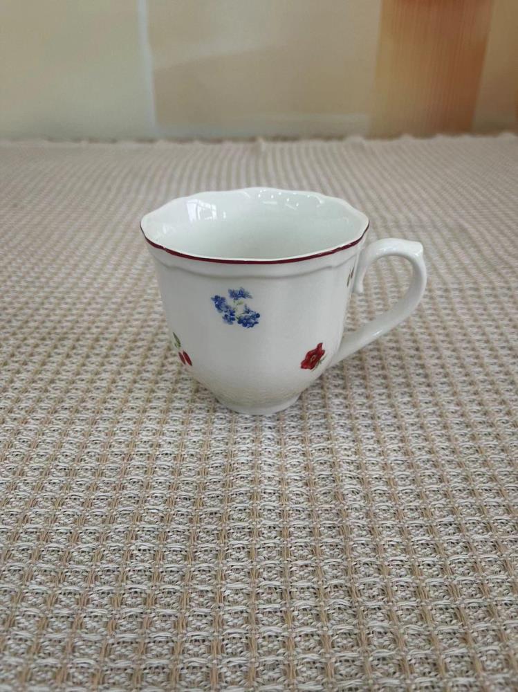 Scarlet Кружка 360мл фарфор кратно 6 Scarlet Кружка 360мл фарфор кратно 6