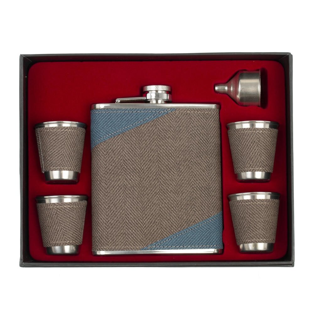 Набор подарочный (фляжка 500 мл, 4 стопки, воронка), L27 W21 H6 см Набор подарочный (фляжка 500 мл, 4 стопки, воронка), L27 W21 H6 см